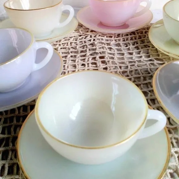 Vintage 60s Arcopal Harlequin Espresso Cups, Opaline Pastel, French Midcentury - Picture 6 of 16